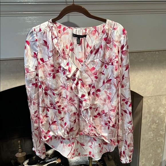 White House Black Market Pink and White Floral Ruffled Silk Blend Blouse - Picture 1 of 5